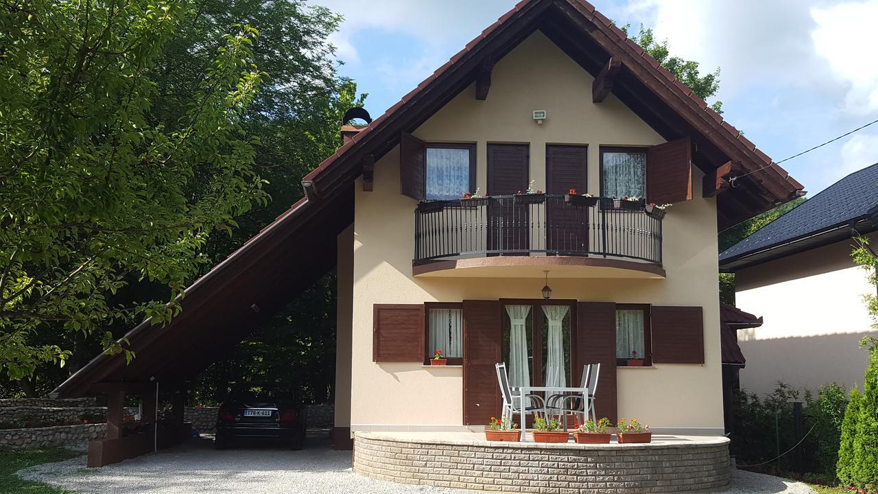 Holiday Home Adna Bihać Buitenkant foto